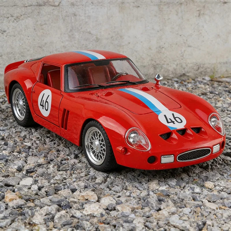 

Модель спортивного автомобиля 1:24 250 GTO из сплава, литая под давлением, с эффектами звука и света, имитация гоночного автомобиля, игрушка для детей, подарок