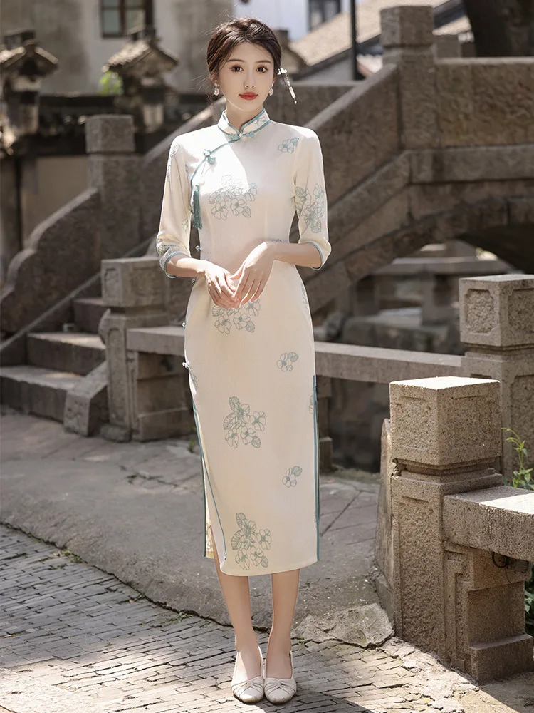 Traditional Vintage Seven Points Sleeve Chinese Cheongsam Women Dress Slim Embroidery Lace Qipao Chinoise Femme