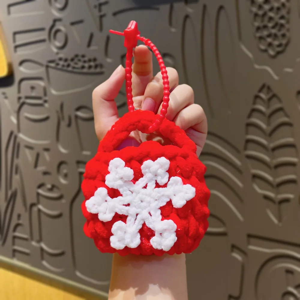 Mini Christmas Keychain Hand Knitting Material Hand-woven Yarn Bag Cartoon Santa Snowflake Pattern Key Ring Pendant