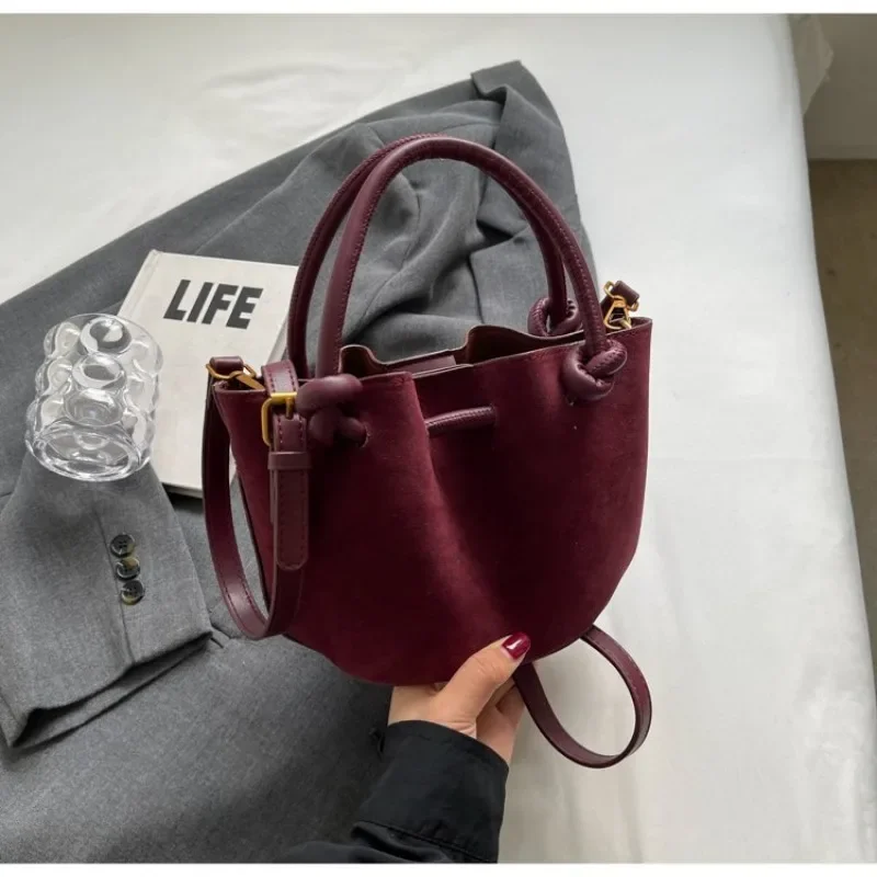 

PU Solid Color 2025 Hot Selling Crossbody Bag Soft Lightweight Fashionable Shoulder Bag Versatile Popular Banquet Handbag