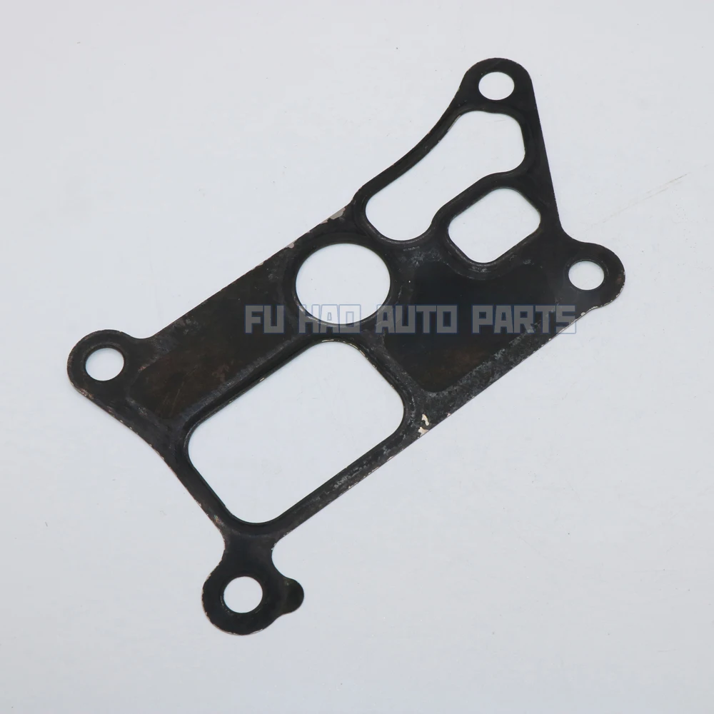 18712-RAA-A00 Junta de cámara de paso EGR Carcasa de montaje de válvula de salida de agua refrigerante del motor para Honda Accord 2.4L 3.0L 03-07