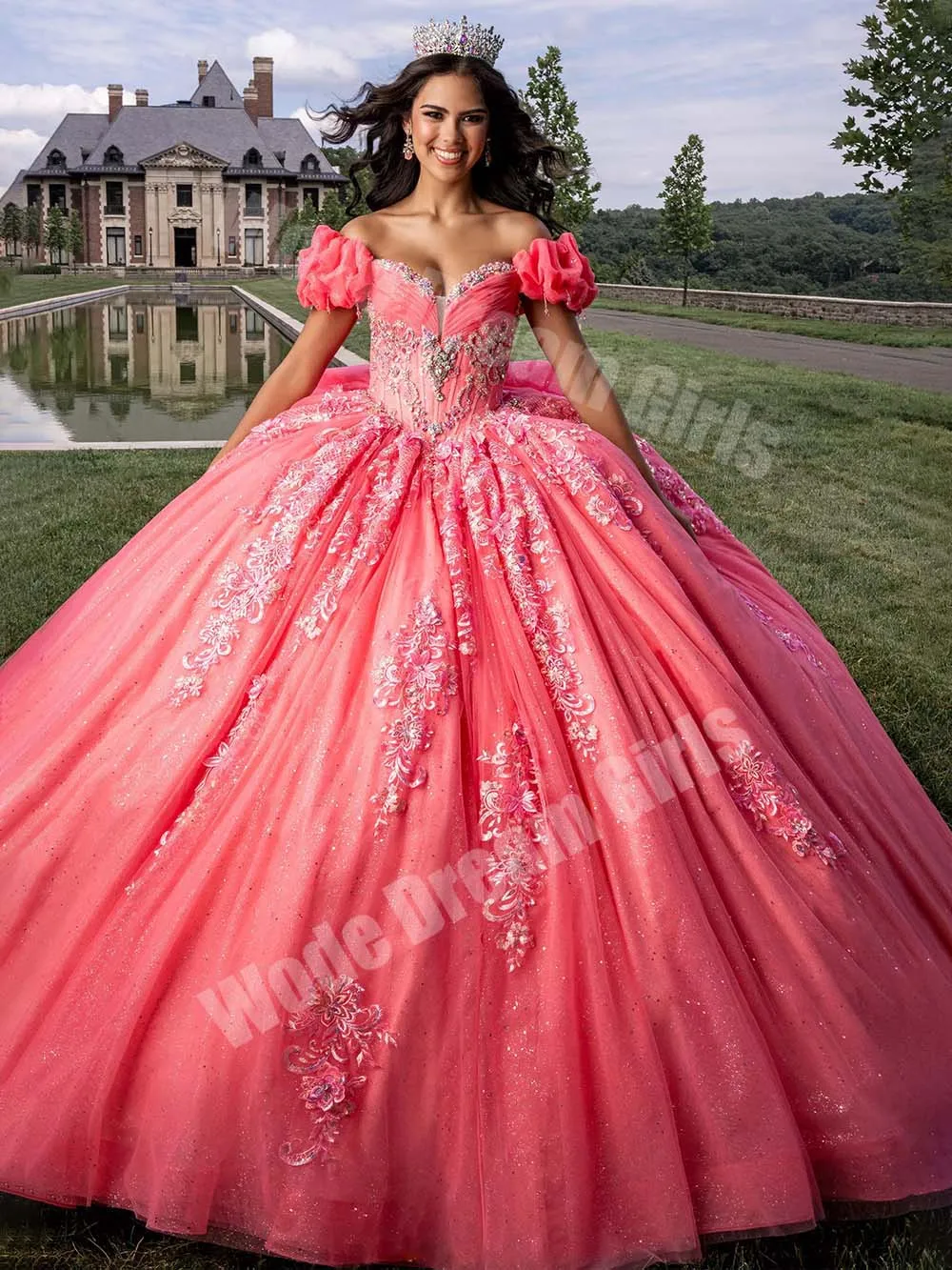 Customized Girls Quinceanera Dresses Crystal Beaded Appliques Prom Dress Off Shoulder Sweetheart Ball Gown Evening Vestides