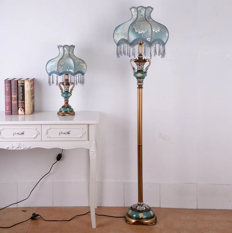 &c Vintage Style Floral Pattern Standing Ambiance Lighting Blue Fabric Lampshade Resin Base Luxury Floor Lamp Home Decor