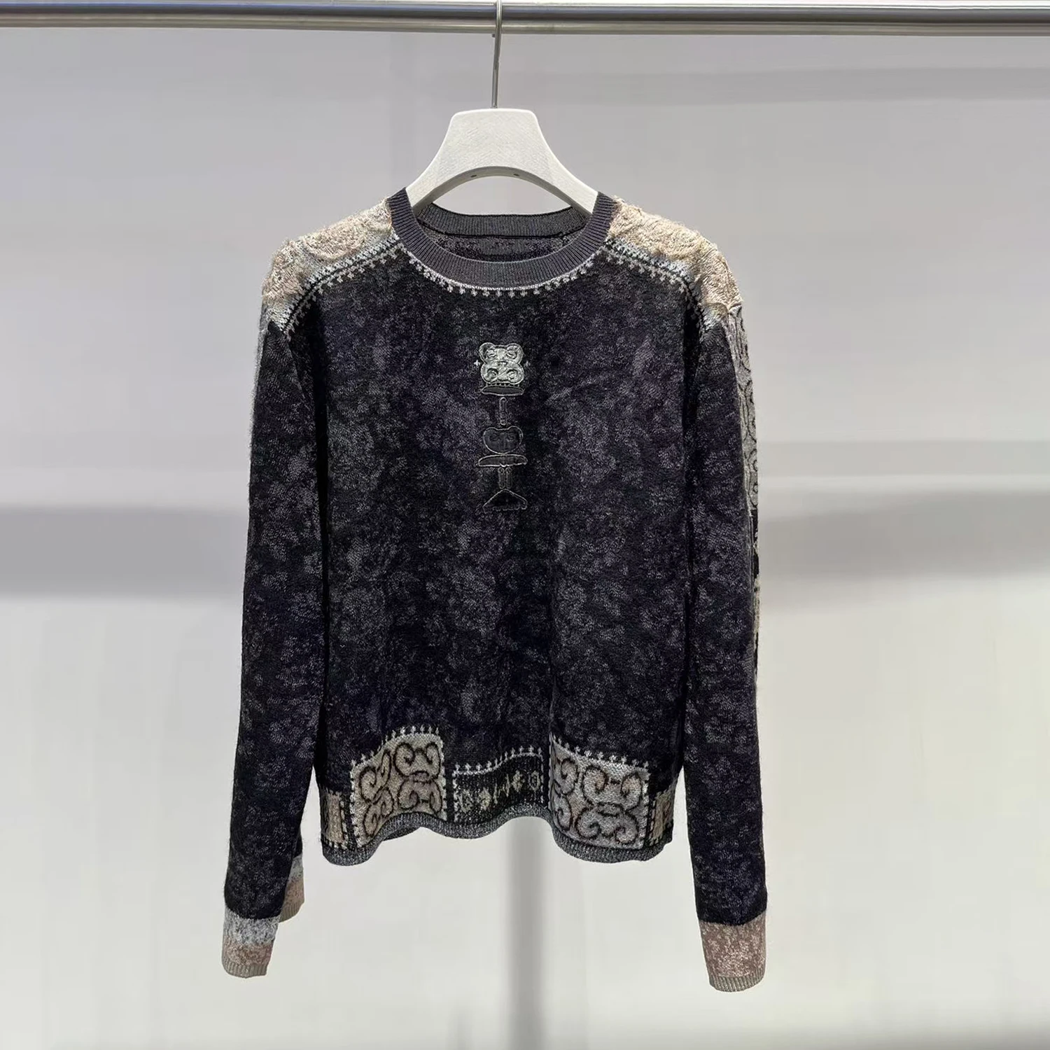 

High-End Women's Knitted Sweater round Ne Embroidered Casual Versatile Winter New Sle Comfortable Fit Knitwear