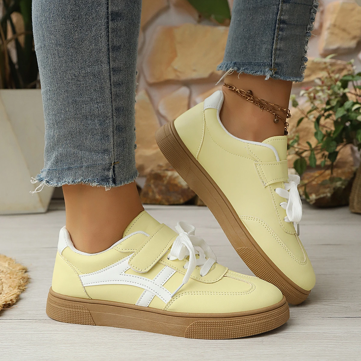 Women'S Yellow Fashion Sneakers - Sepatu Sneakers Wanita Fashion Warna Kuning