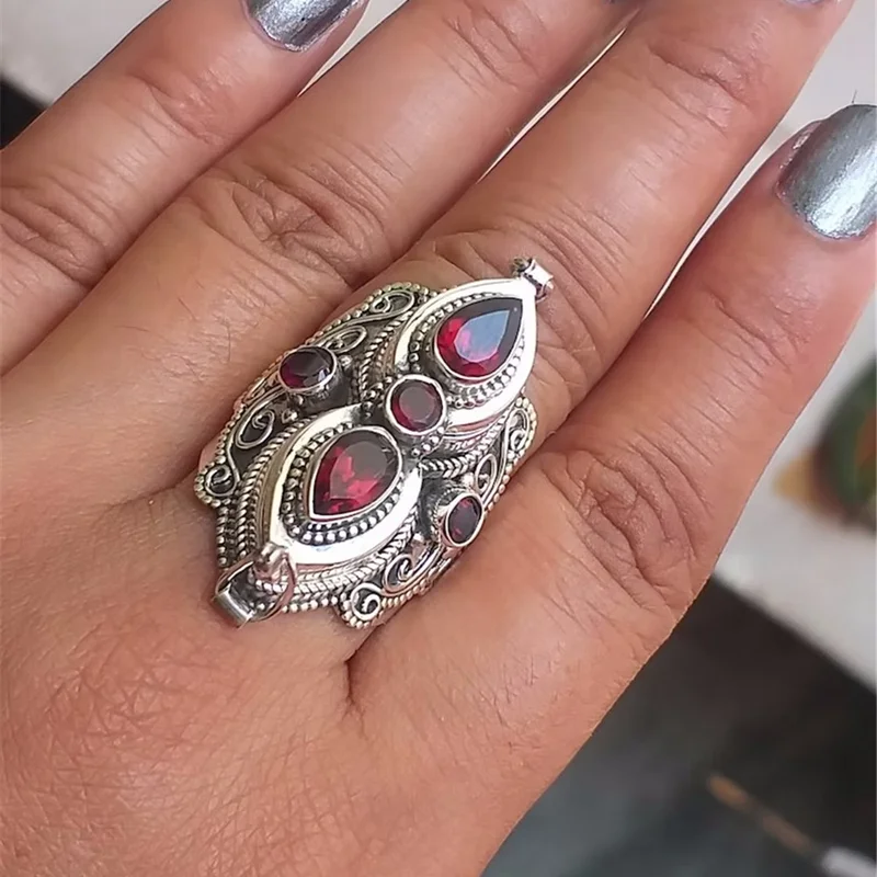 Vintage Women's Ring Bohemian Exaggerated Ring Inlaid Red Cubic Zirconia Antique Silver Color Engraving Classic Ladies Jewelry