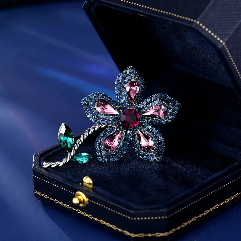 フレンチレトロエレガントスタイルドレス、コート、アクセサリー、コサージュ、カーディガン、固定服、高級クリスタルフラワーブローチ9526