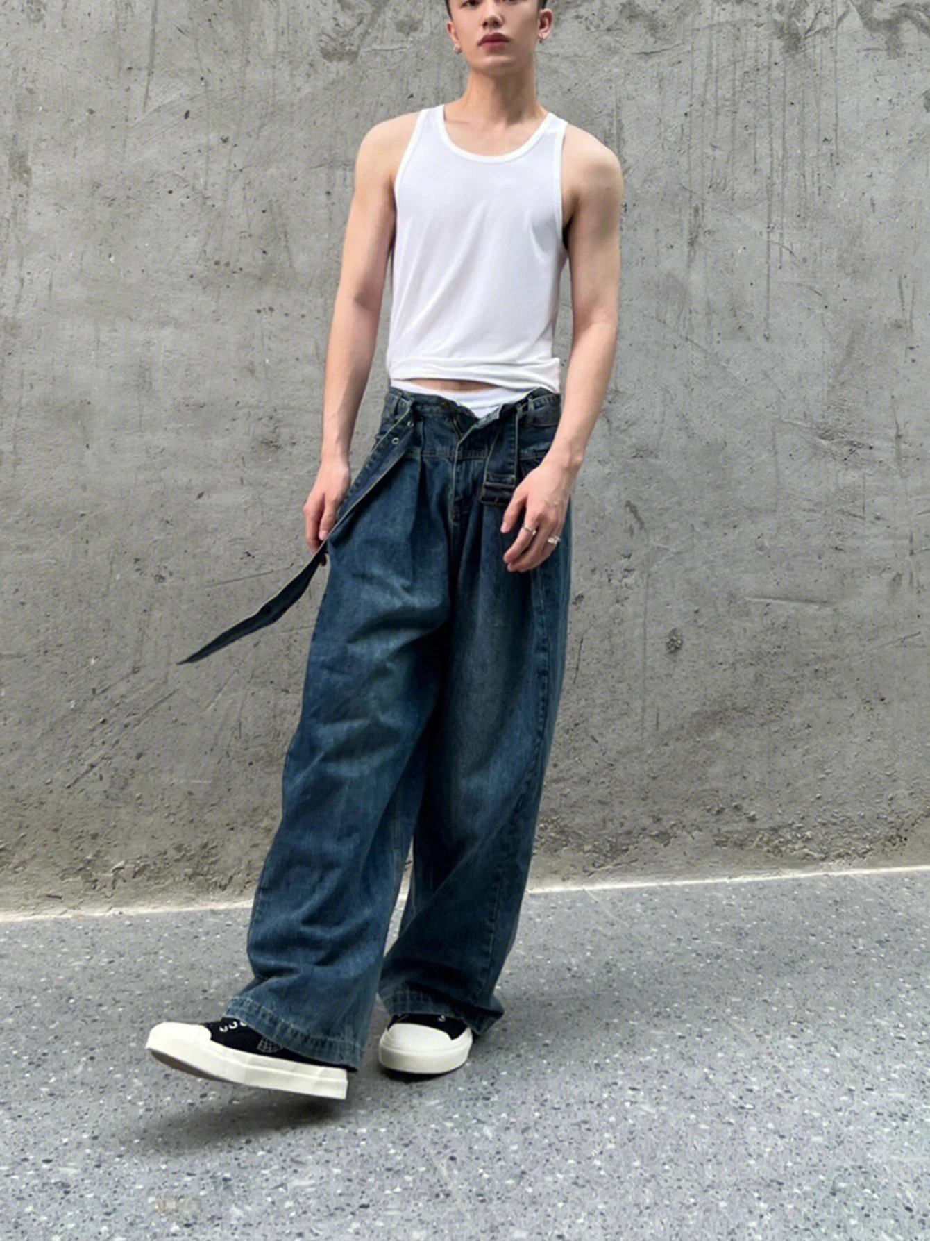 REDDACHIC Flowy Belt Men's Baggy Jeans Vintage Blue Wash Pleated Straight Wide Leg Casual Denim Pants Long Trousers Streetwear