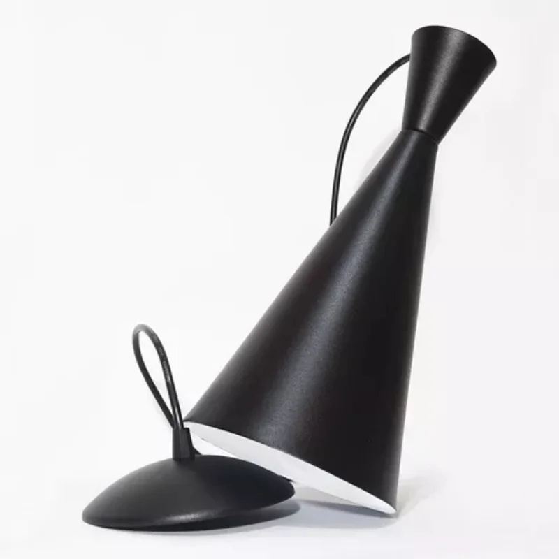 Conjunto de luminárias pendentes Venturi preto fosco/branco