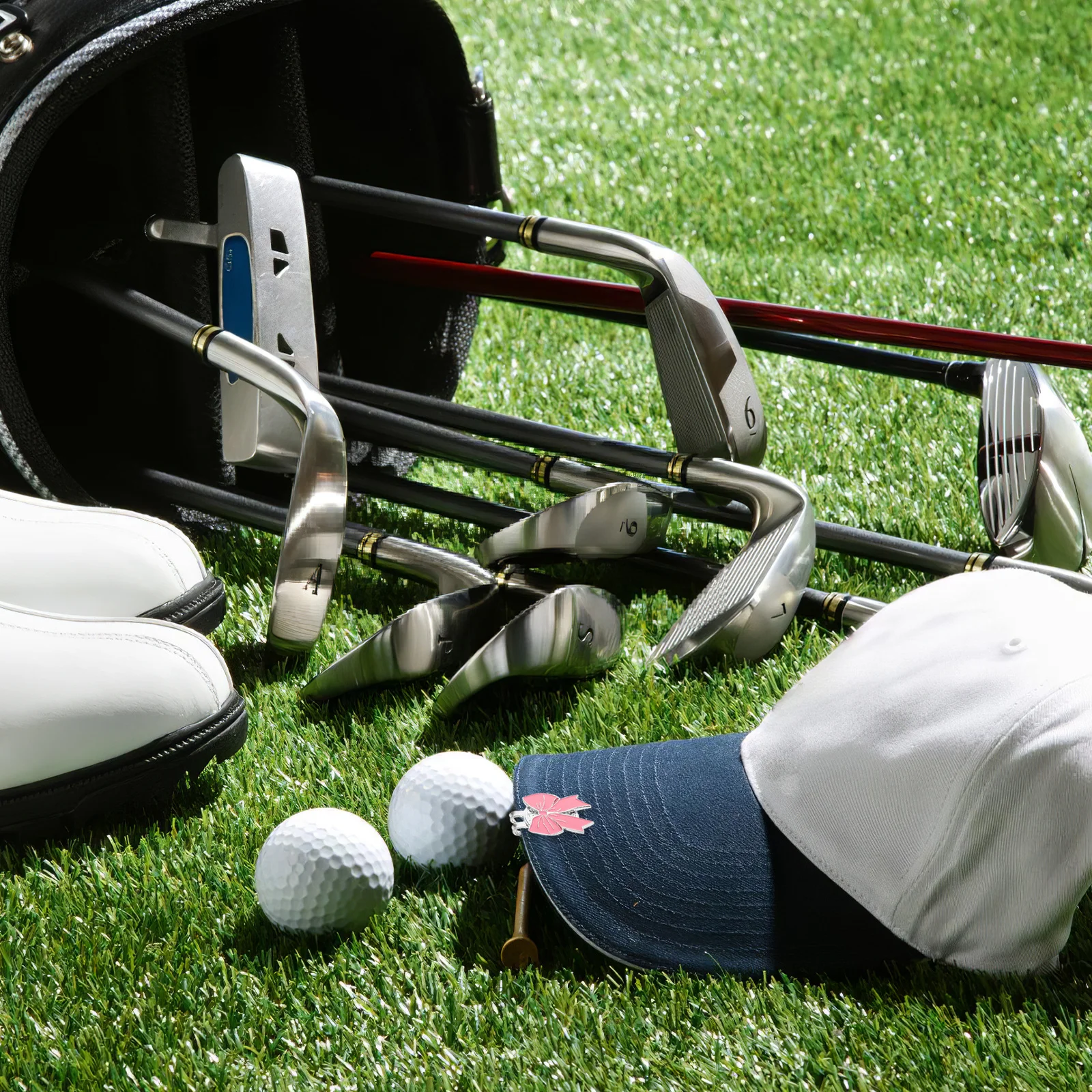 مشبك قبعة الجولف، حامل علامة كرة القوس، تصميم أنيق، علامات دقيقة، مرفق آمن، ملحقات قناع الجولف خفيفة الوزن