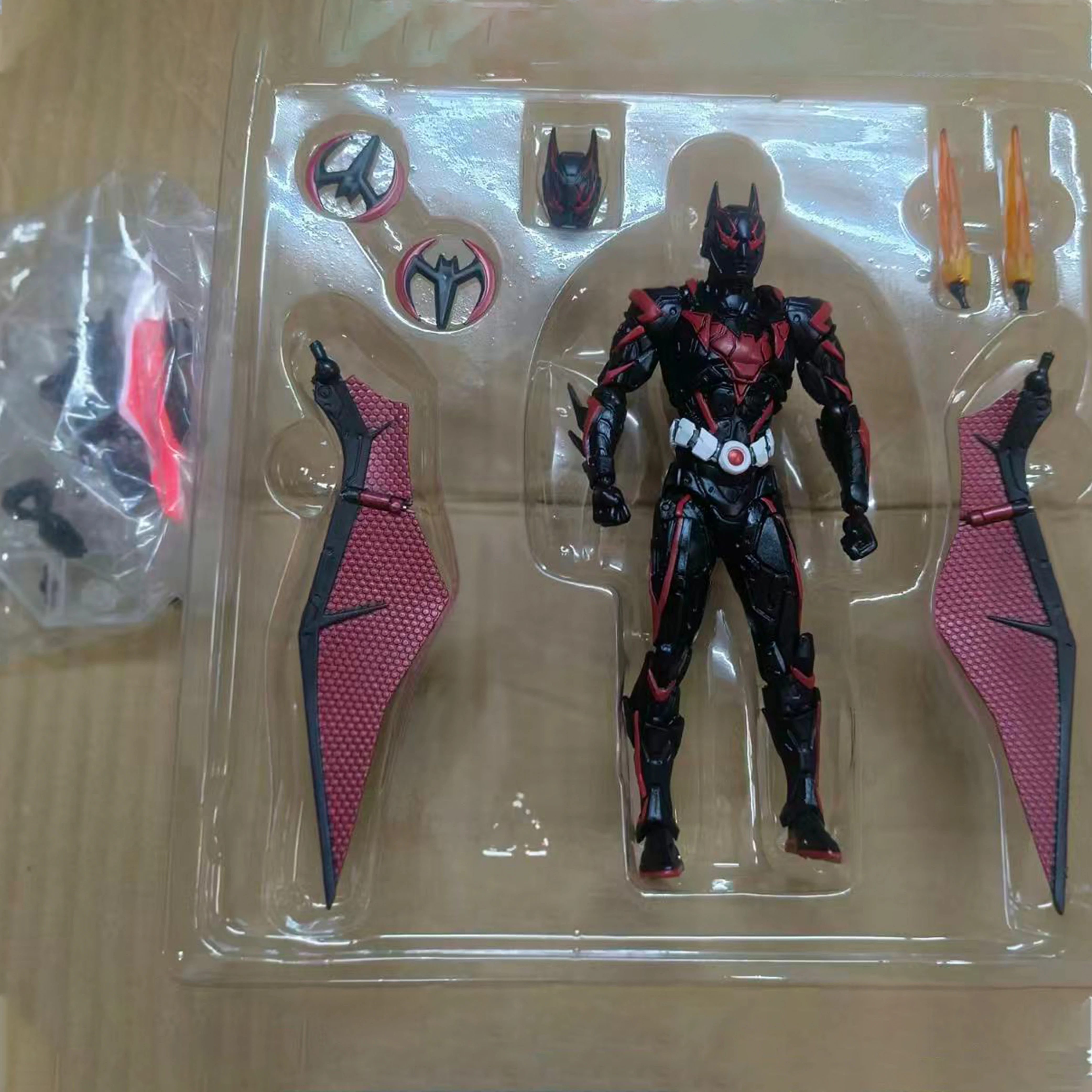 

В наличии: Фигурка Kaiyodo Amazing Yamaguchi Batman Beyond, статуэтка Бэтмена, украшение для стола, модели, детские игрушки, подарки