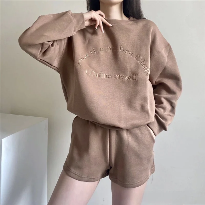 미국 스타일의 레이지하고 세련된 젊은 감각의 자수 레터링 라운드넥 긴팔 스웨트셔츠 하이웨이스트 와이드 레그 팬츠 캐주얼...