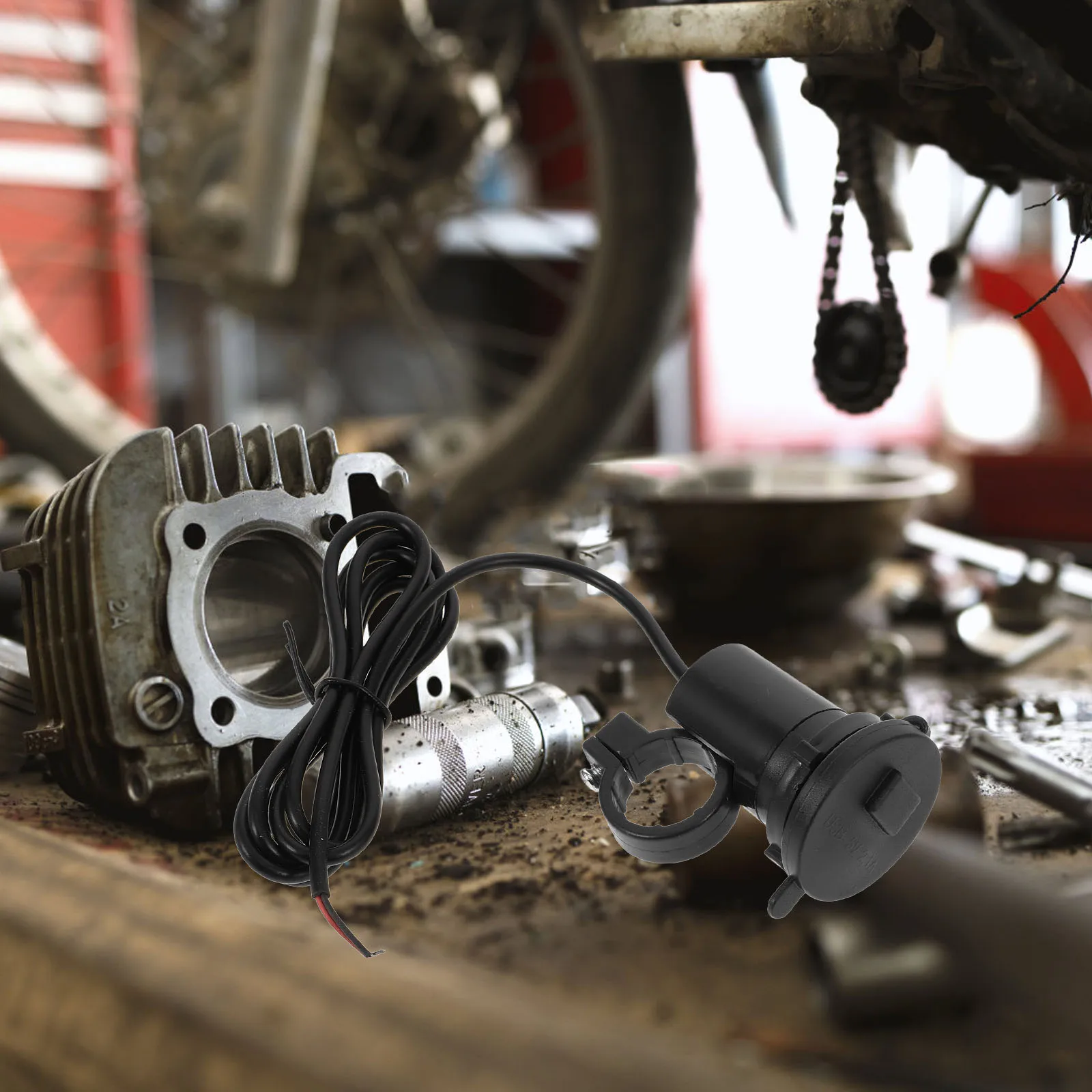 

USB 12V Car Accessories Fast Charging for Phone Reliable Safety Minimalist Motorcycle Phone Adapter USB for Motorcycle