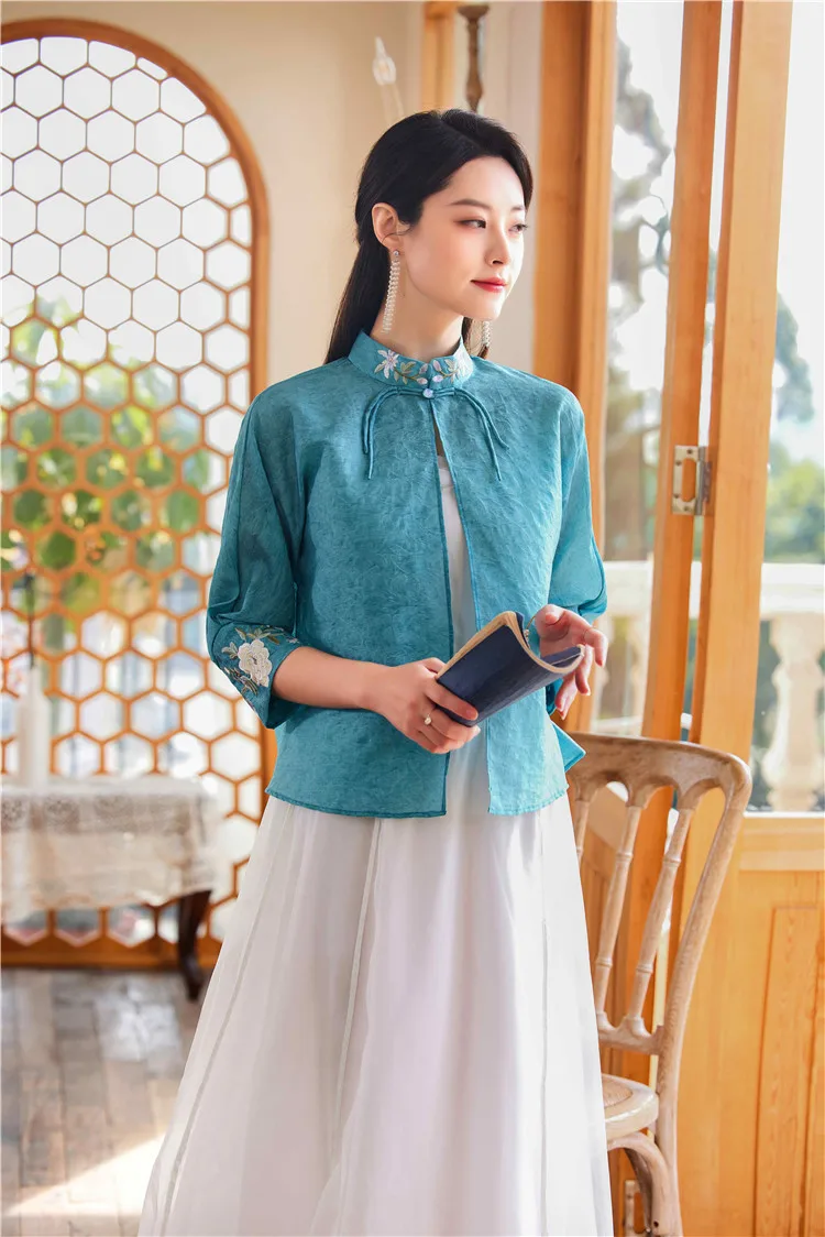 

Free shipping new autumn stand collar Tang style jacquard fabric jacket outerwear with flower emborided