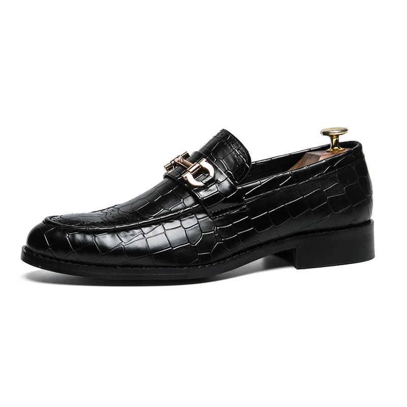 Designer Metal Buckle Loafers Men\'s Business Dress Fashion Casual Black Patent Leather Pointed-Toe Shoes Men\'s Loafers Slip-On