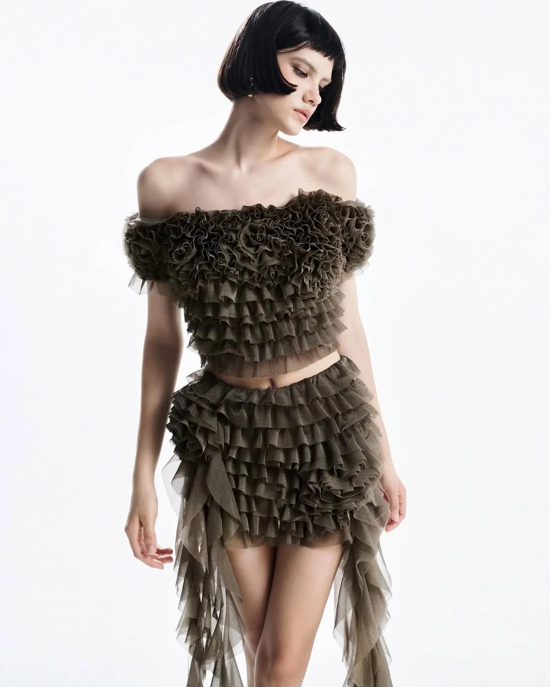 Vestido feminino sexy de tule com babados e ombro de fora, design em camadas e saia fluida para ocasiões especiais, roupa de noite, duas peças