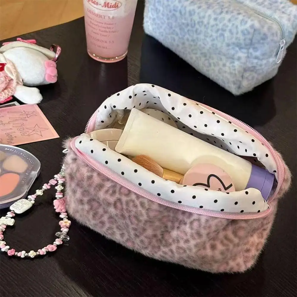 Large Capacity Travel Toiletry Organizer, Portable Leopard Print Cosmetic Bag for Women, Durable Storage Pouch