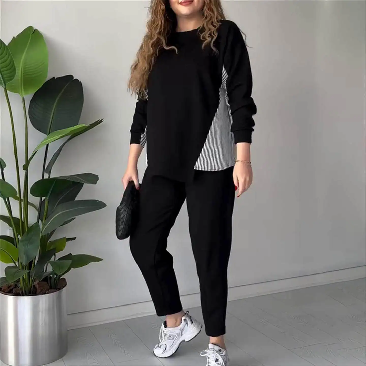 

Women's Casual Loose round Neck Splice Comfortable Fashionable Set Pants Elegant Style Geometric Pattern Mid-Low Waist PVC Ma...
