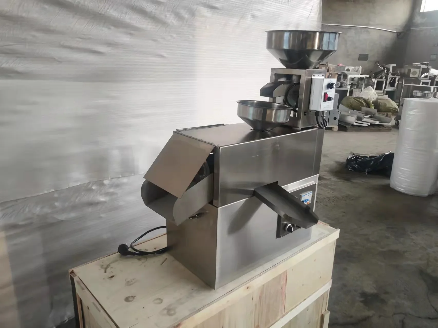 

Best Price! 15-20kg/h Peanut/sunflower Seed Oil Press/soybean Nut Oil Extractor HJ-P52