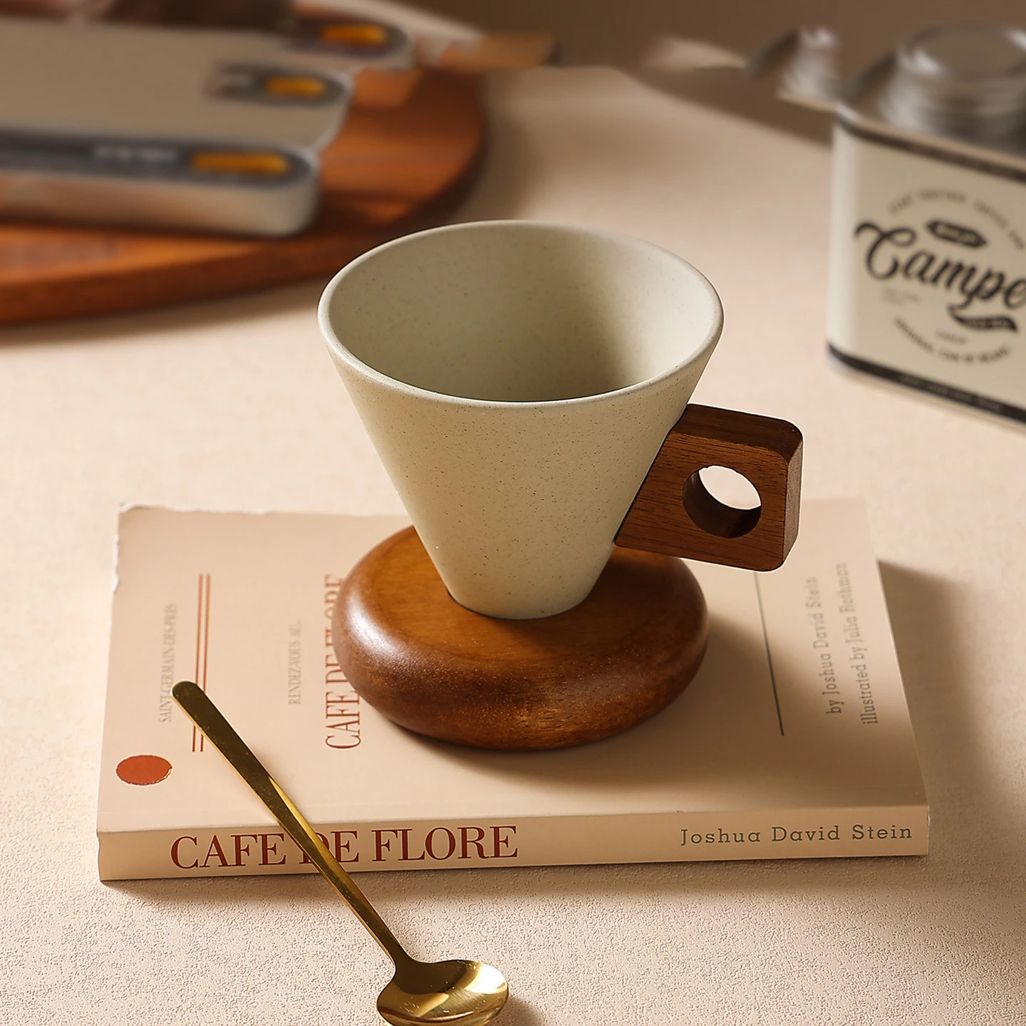 250ml Funnel Shaped Coffee Cup Set Vintage Household Ceramic Mugs Exquisite Latte Americano Cup with Spoon and Saucer