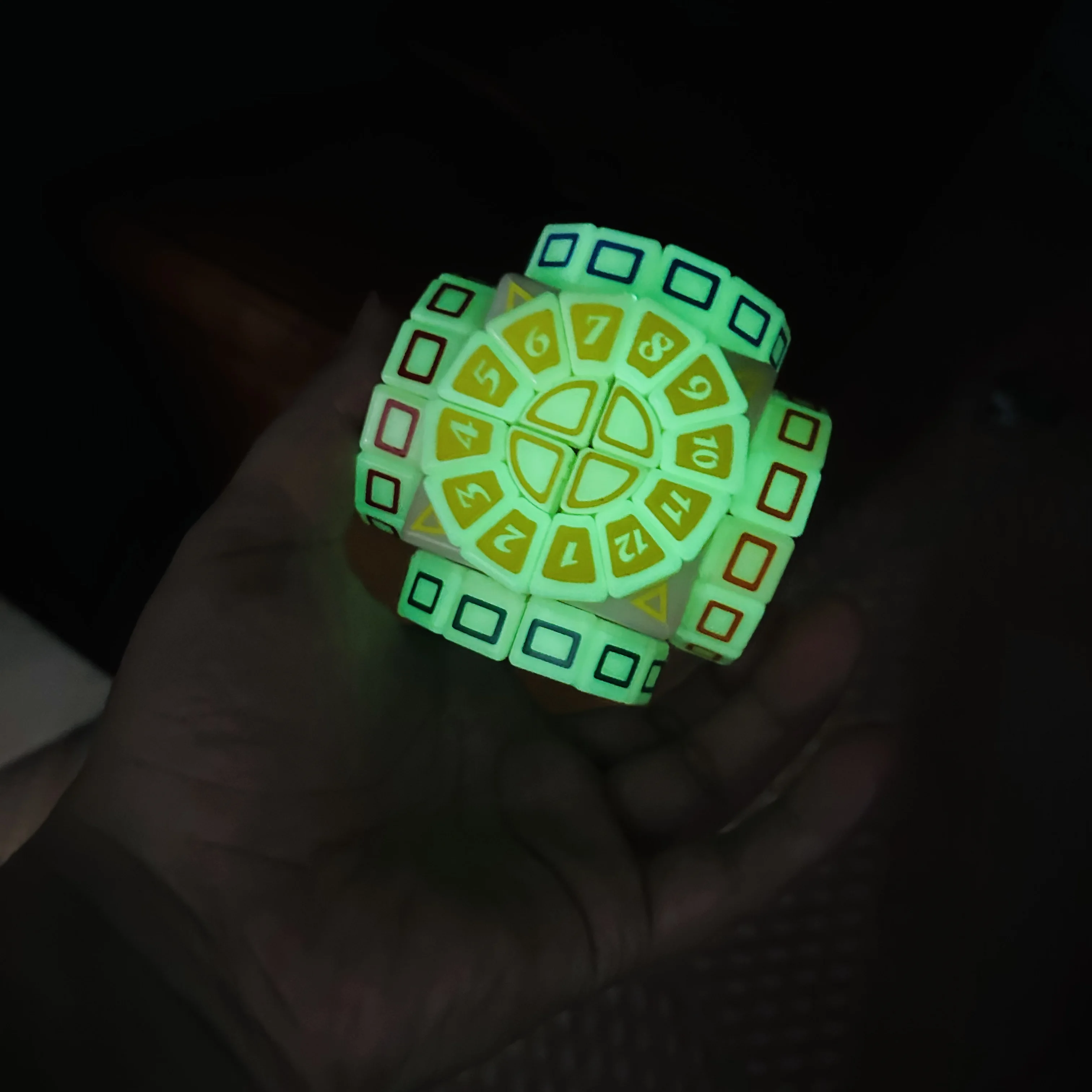 

MF8 Time Machine Cube Флуоресцентная версия Тестовая версия Персональный коллекционный куб