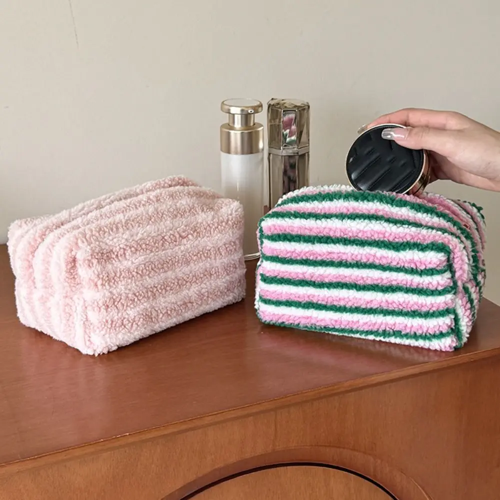 

Soft Material Plush Makeup Bag Storage Function Clutch Style Portable Organizer Cute Design High-capacity Travel Cosmetic Bag