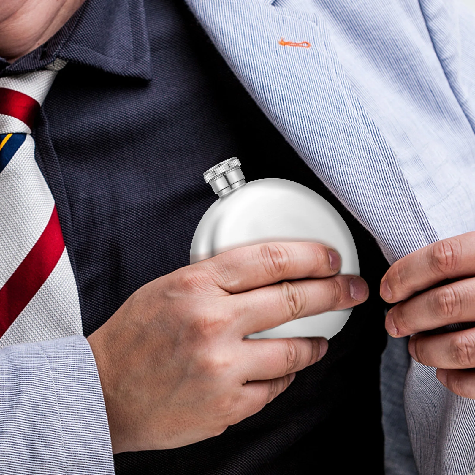 

1Set Stainless Steel Wine Bottle Set Portable Liquor Flask with Funnel for Camping Hiking Outdoor Gift Hip Flask for Men Women