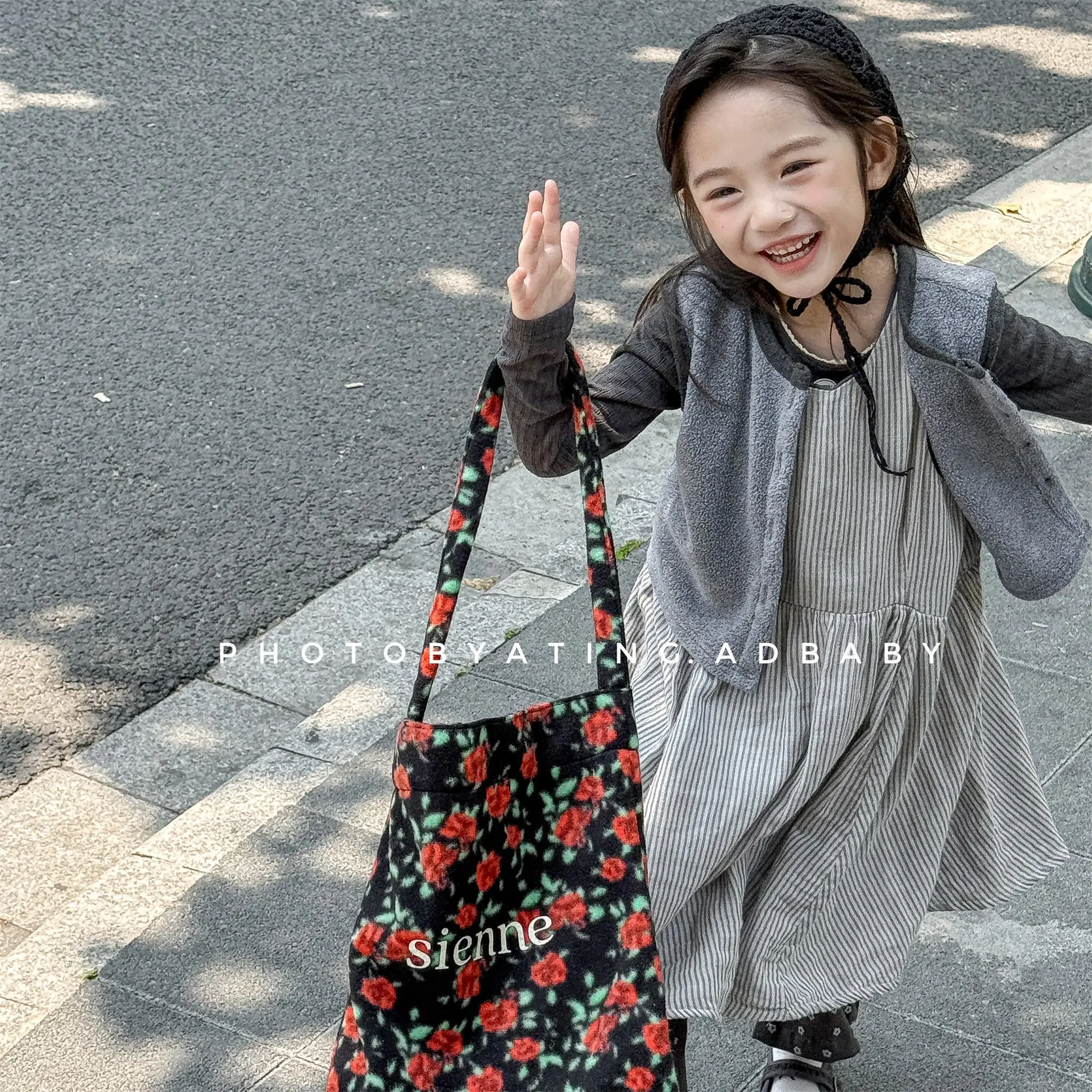 خريف 2025 سترة أطفال على الطراز الكوري للأولاد والبنات سترة بدون أكمام من الصوف المرجاني ملابس خارجية ناعمة دافئة ملابس للأطفال من سن 1 إلى 8 سنوات #3