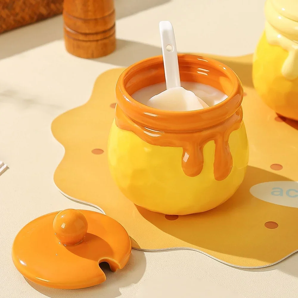 Creative Ceramic Jar Korean Cute Porcelain Homehold Tableware Honey Sauce Condiment Sugar Jars Storage Casters Kitchen Supplies