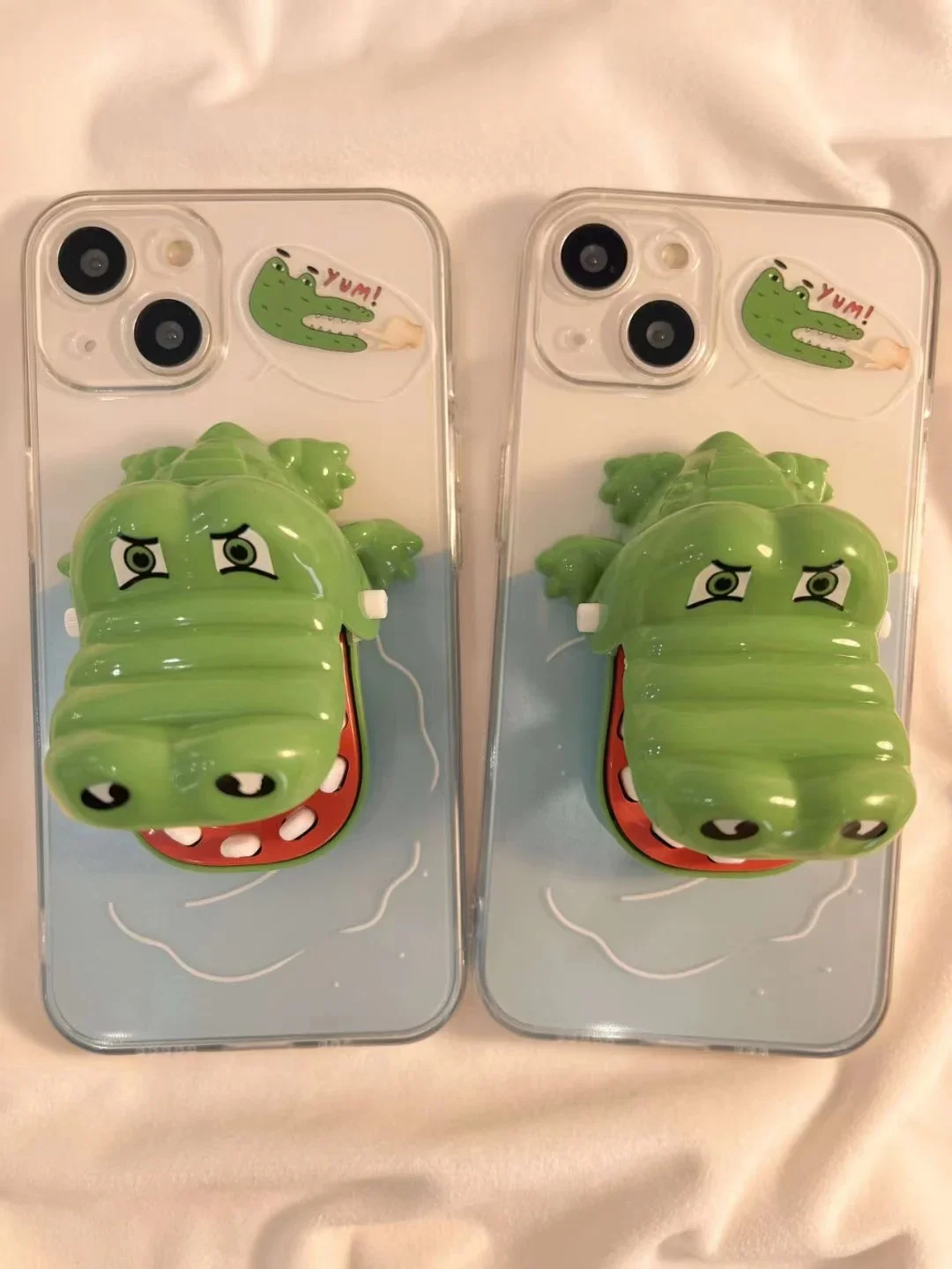 

Funny finger-biting crocodile helps the crocodile figure out which tooth broke Phone Case - For iPhone 15 14 13 12 Pro Max Case