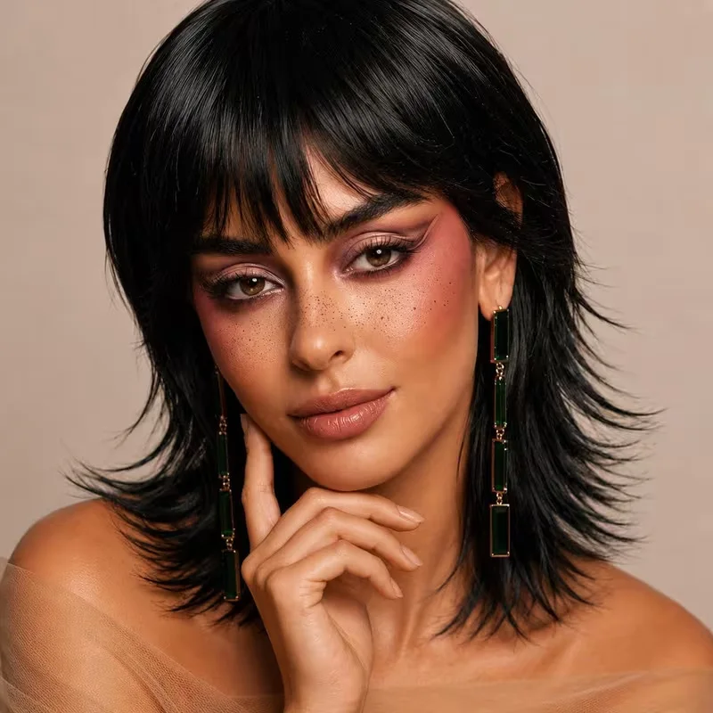 parrucca-nera-a-strati-con-taglio-mullet-per-donne-con-frangia-francese-resistente-al-calore-in-fibra-sintetica-realizzata-a-macchina-parrucca-completa