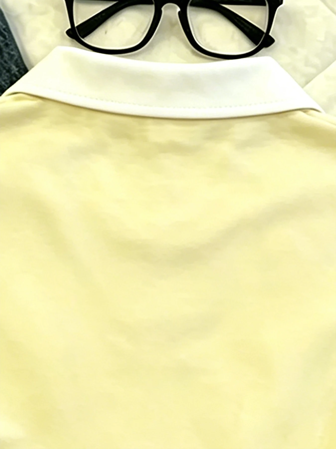 Neues Damen-Poloshirt mit Farbblockierung, vielseitigem Reverskragen und kurzen Ärmeln – Detail 14