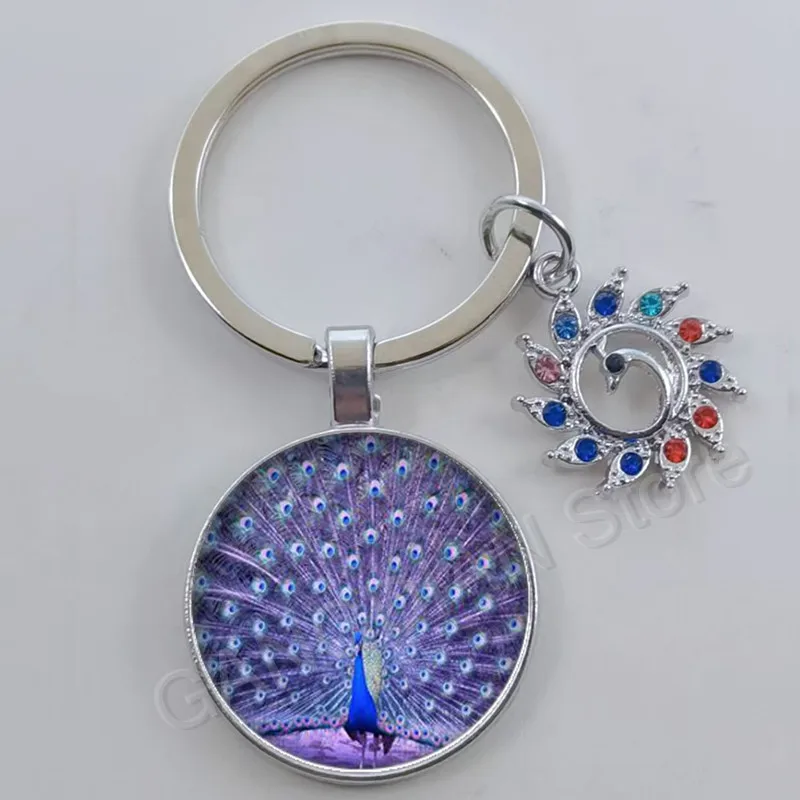 Peacock Feather Peacock Open Screen 25mm Glass Convex Circular Keychain, European and American Car Bag Small Jewelry Pendant