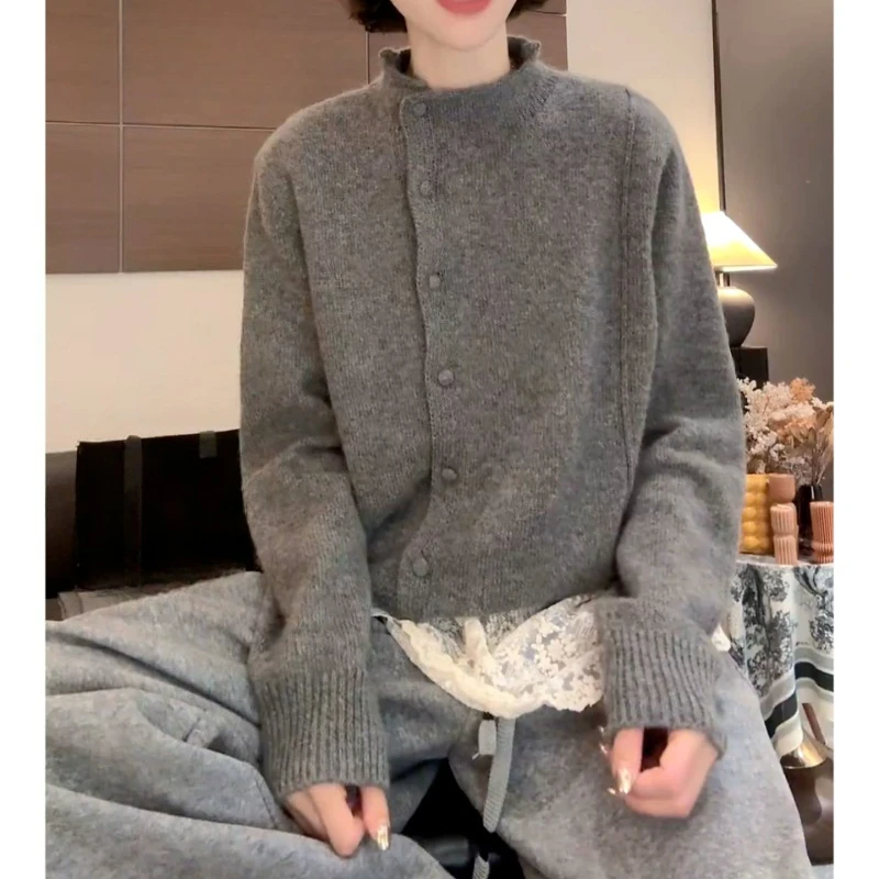 

Laid-back Solid Color Stand-up Collar Knitted Sweater New Fashion Design Autumn/winter 2026 Single-breasted Long-sleeved Sweater