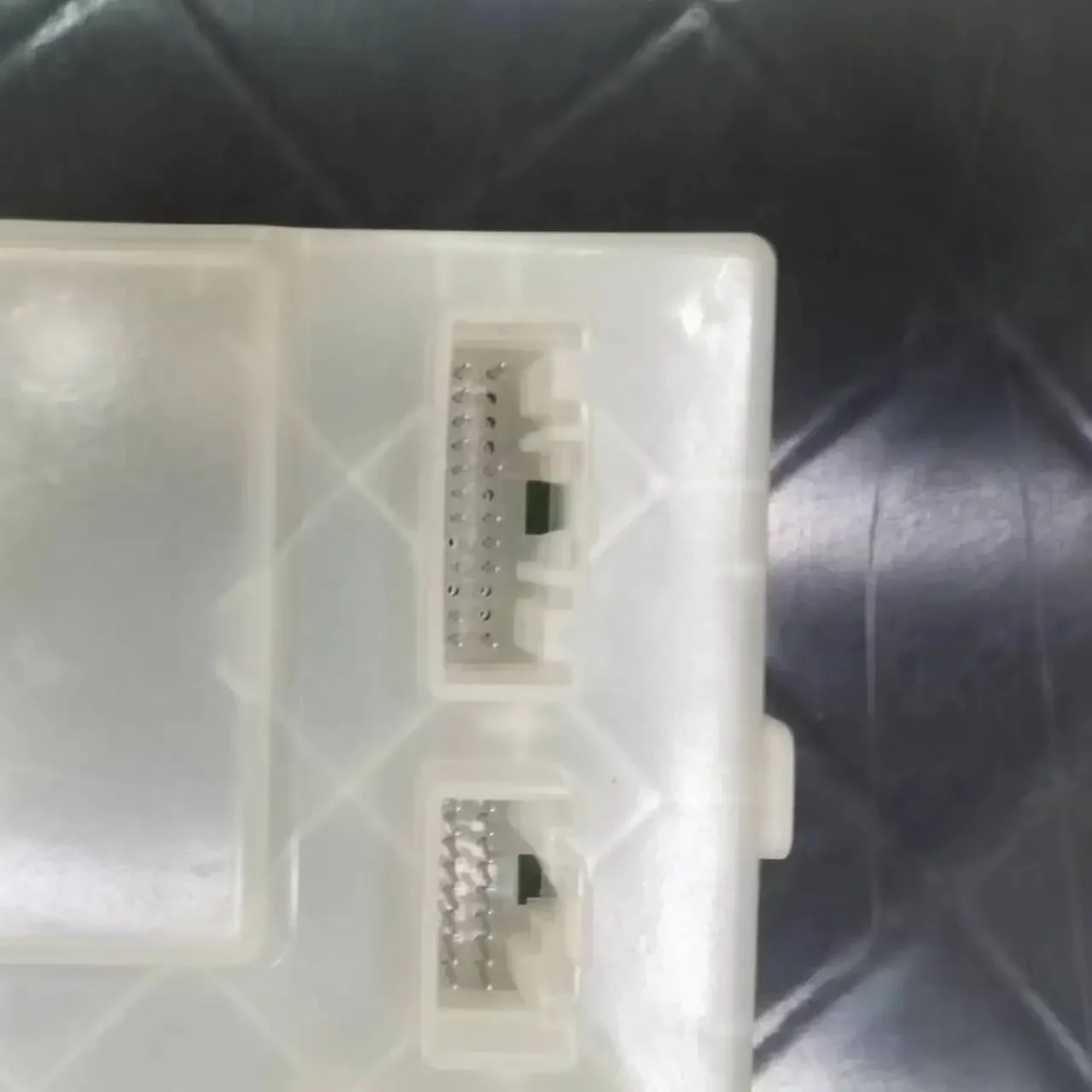 Suitable For the Tesla Model 3 Model Y Charging Port Control Module Part Number 1537264-20-B 1537264 1537264-30-B