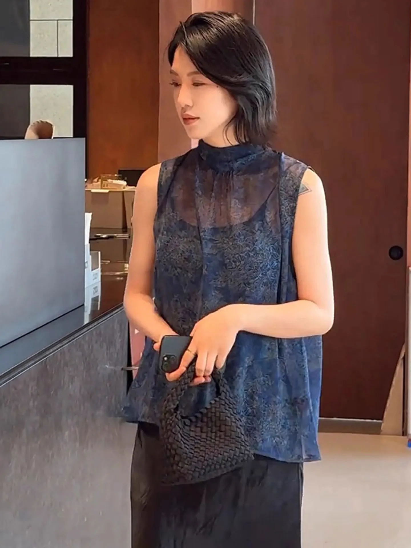 

Ele Svel irt Loose Fit Beautiful Summer Top Korean Sle Straight Cut Silk Blend Women's Premium Faion Vest