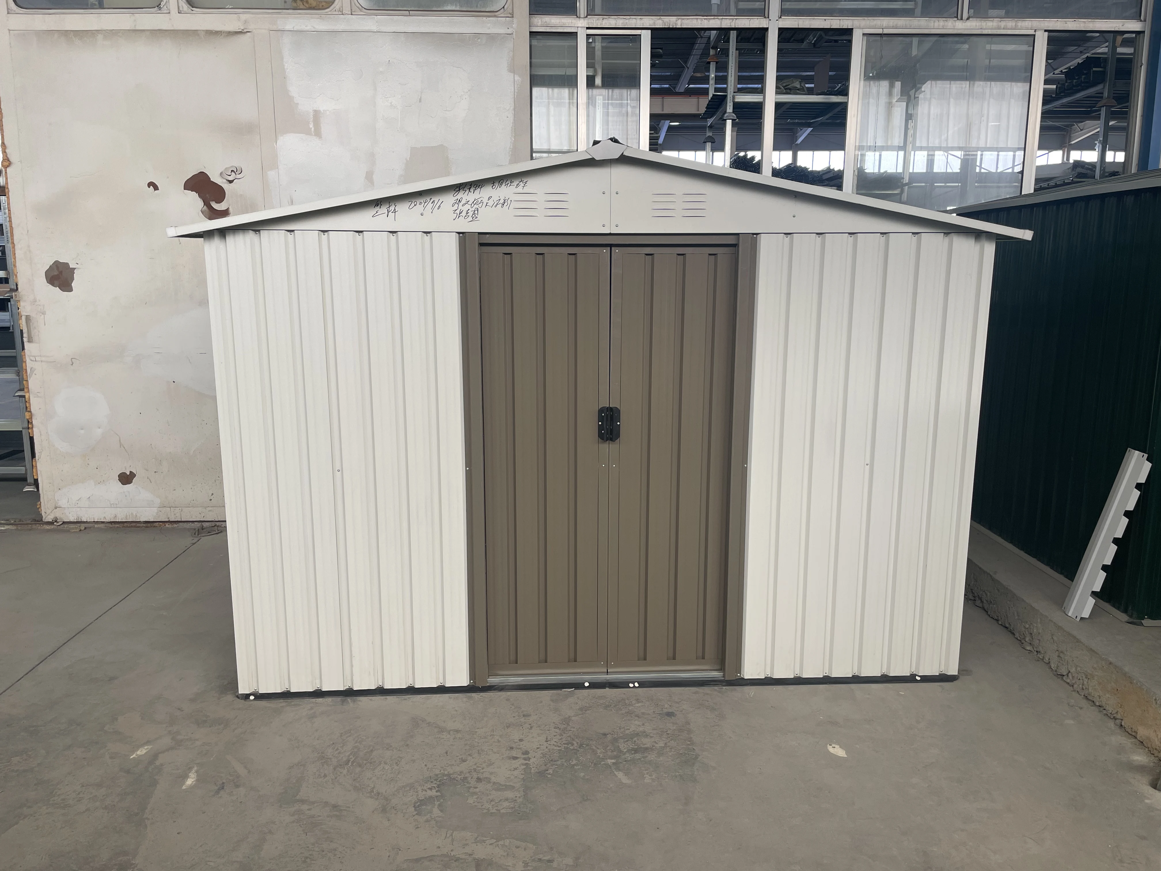 سقيفة حديقة معدنية مع نظام التشغيل Windows حوالي 4.5 متر مربع للتخزين في الهواء الطلق مع باب قابل للقفل لحديقة الفناء الخلفي 8*6FT