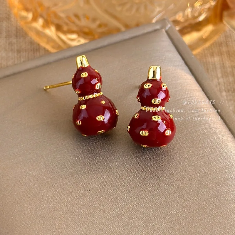 Exquisite Red 3D Gourd Stud Earrings High End Luxury Atmosphere Elegant Unique Design Lightweight Comfortable for Women Daily