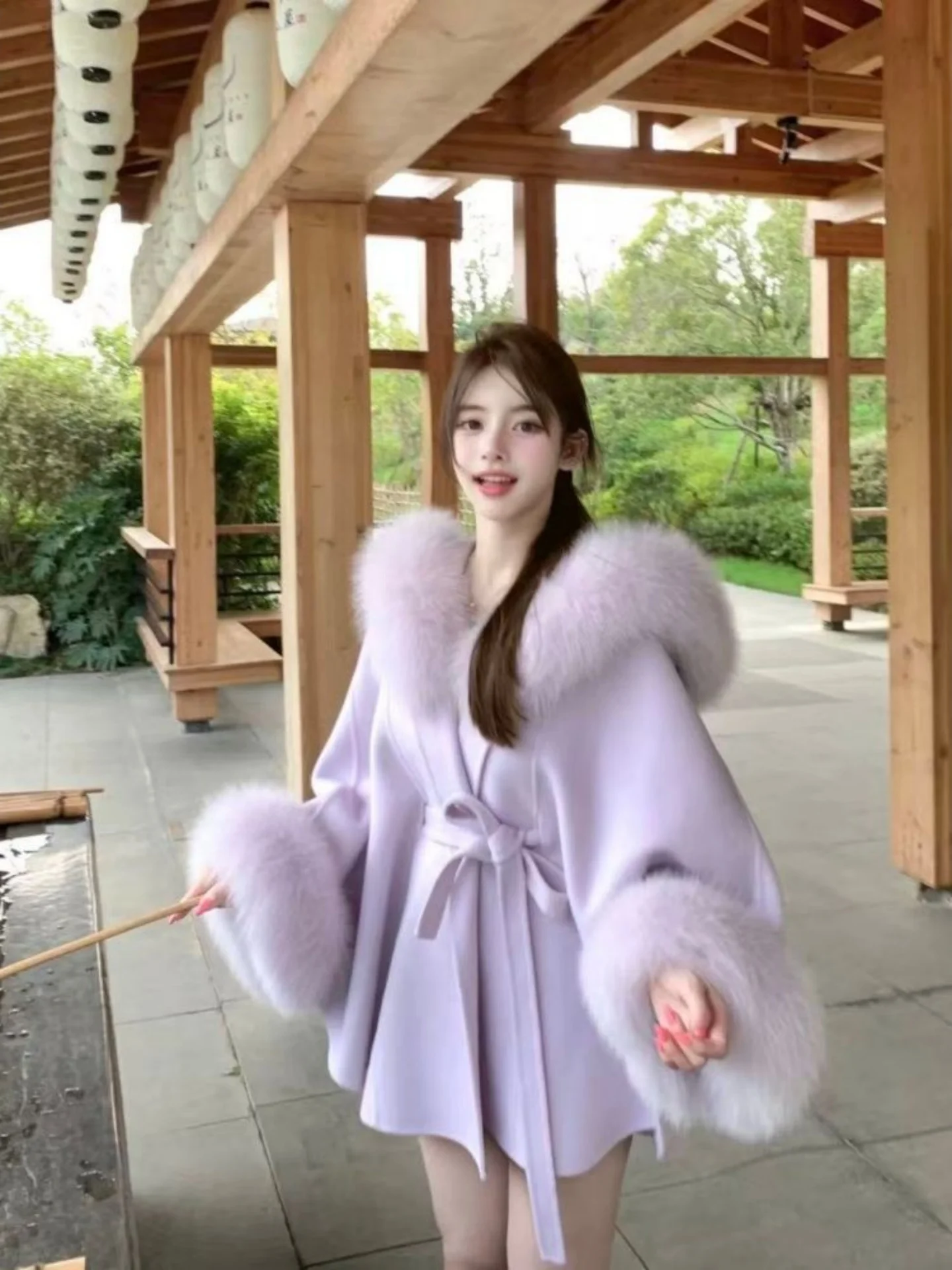 

Женское шерстяное пальто, плащ с меховым воротником, фиолетовое пальто с поясом на талии, высококачественное корейское пальто средней длины Sle Long Sve