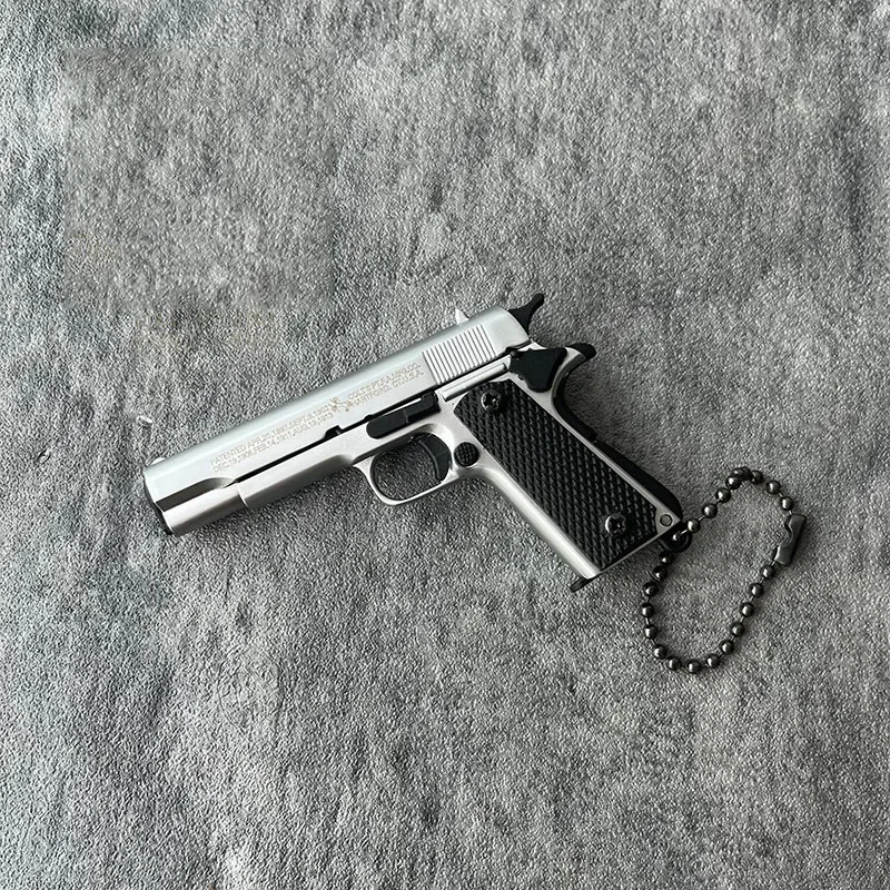 1PCS 1:3 Mini M1911 Gun Pistol Toys Miniature Model Keychain Full Metal Shell Alloy Can Not Shoot Gift (No Box)