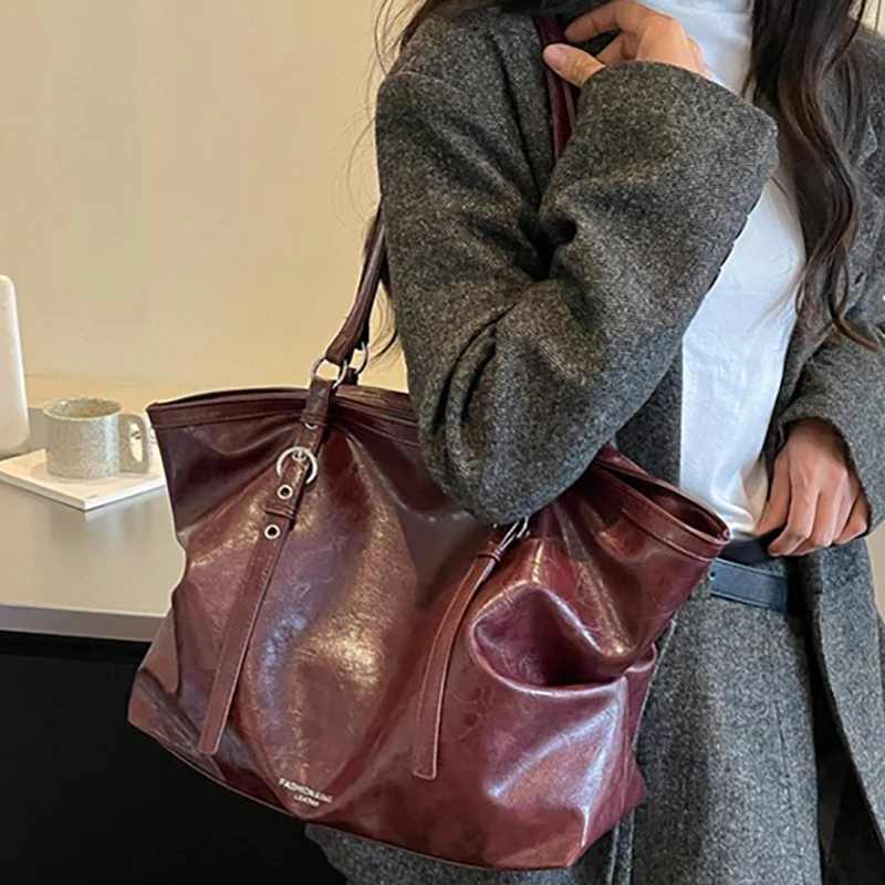Women Vintage Faux Leather Tote Bag Large Capacity Soft Shoulder Handbag 2026 Adjustable Strap Daily Commute Purse