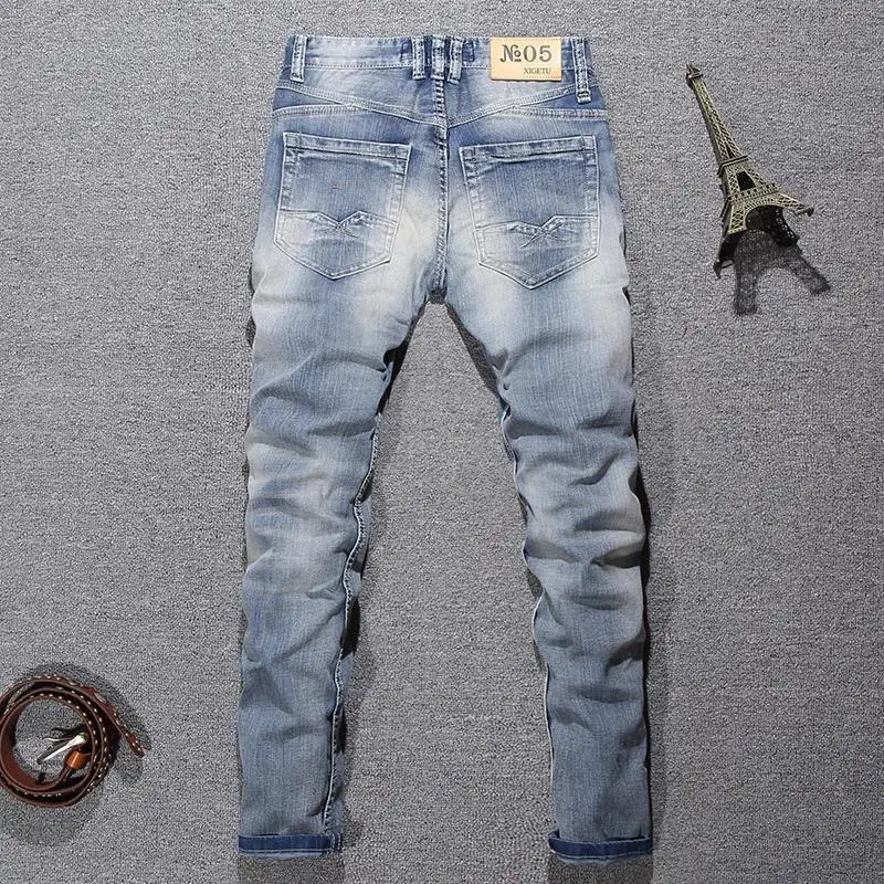 Herren bekleidung Herbst und Winter hellblaue europäische und amerikanische Retro-Röhrenjeans trend ige Stretch-Slim-Fit-Straight-Hose