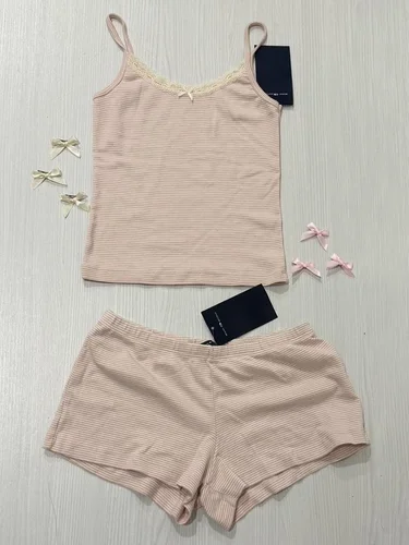 Imagen 2 del producto Conjunto de 2 piezas de chaleco y pantalones cortos de color rosa a rayas para mujer, camiseta sin mangas ajustada con lazo y ribete de encaje, pantalón corto recto de cintura alta, conjuntos dulces de algodón