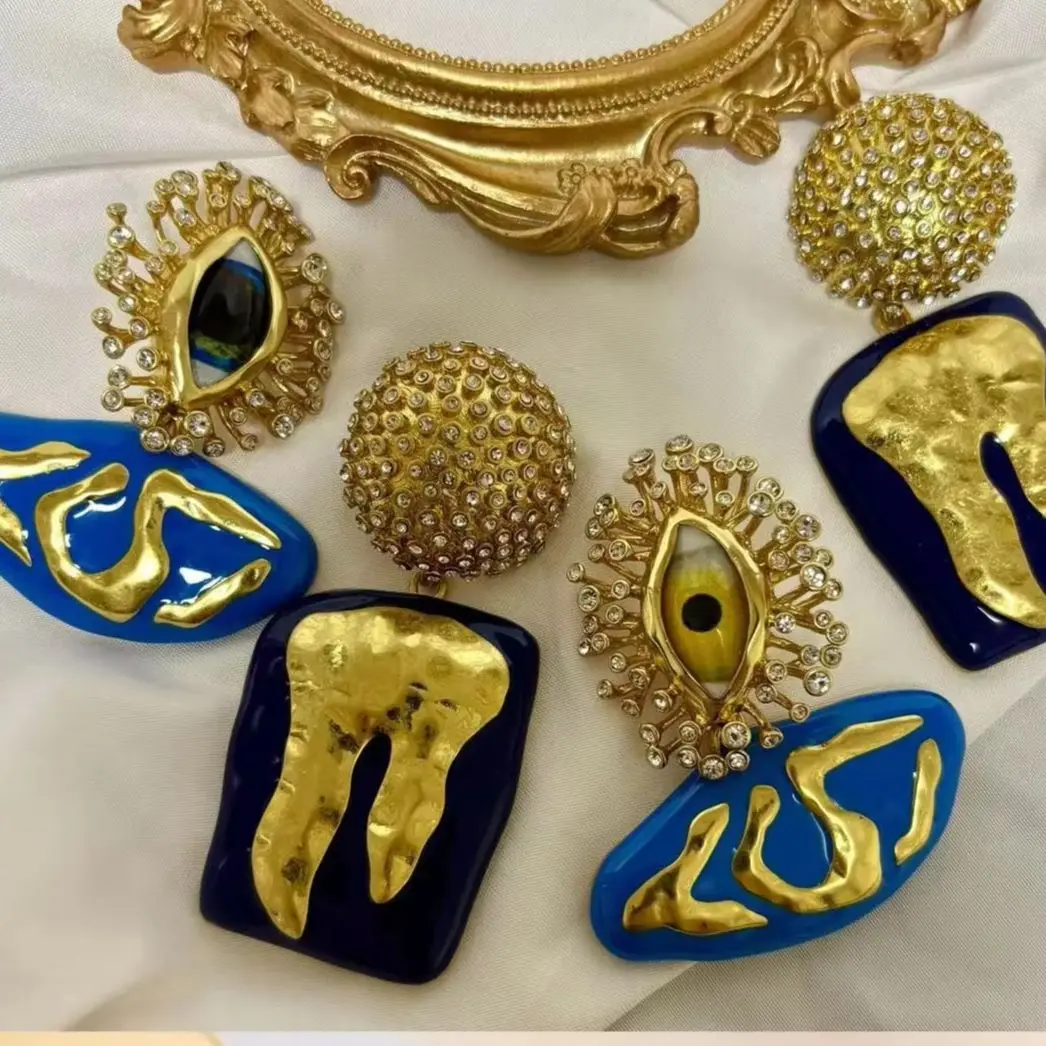 

Genius-Designed Irregular Style High quality brass material Devil's Eye series ear needle enamel process