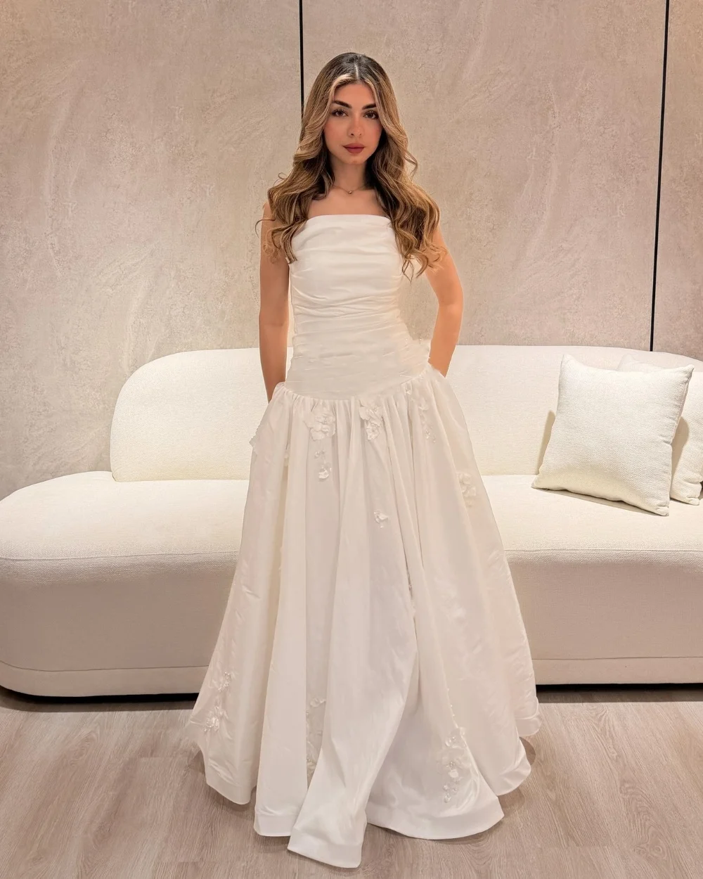 

Customized Matching Classic Pleat Draped Beading Handmade Flower Pearl A-line Strapless Long Dresses Evening Dresses Sexy