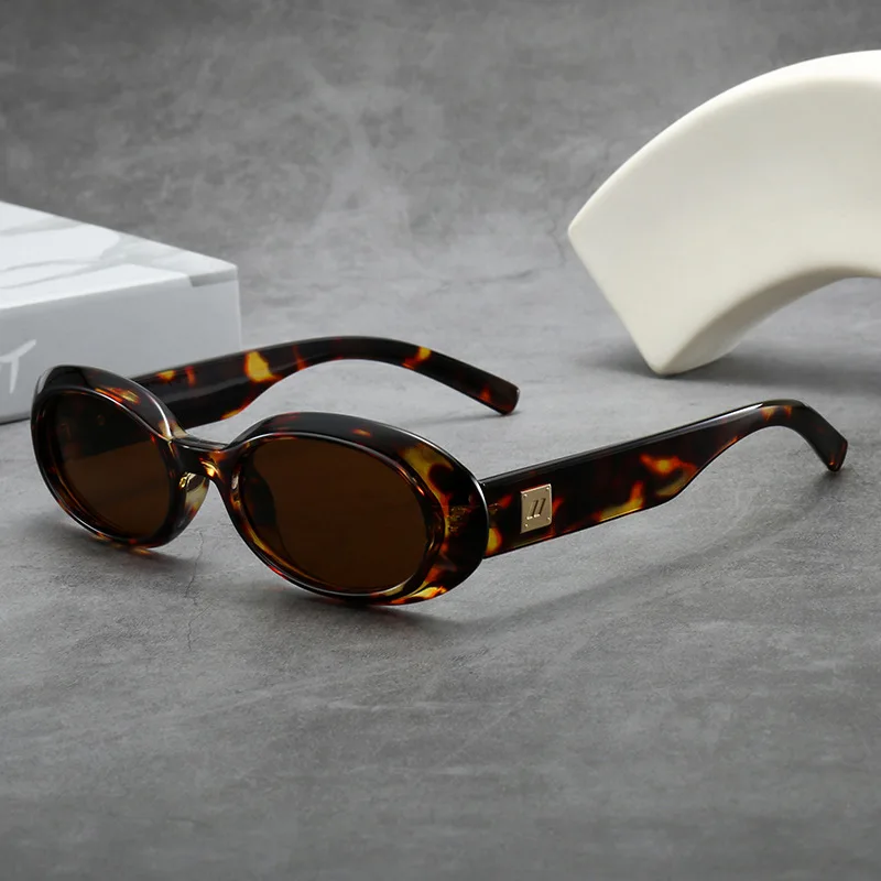 

New Trendy Classic Small Oval Sunglasses for Men and Women Minimalist Retro Shades for Street Style Outdoor UV400 Sun Glasses