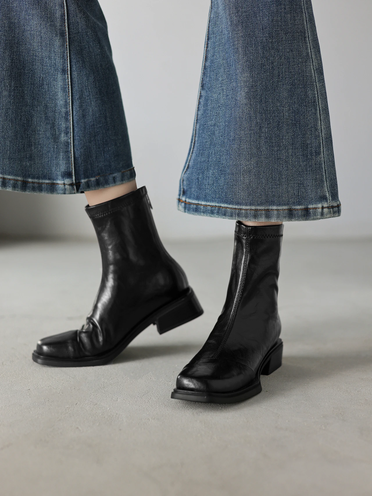 Ankle Boots Women Flats Square Toe Leather Shoes Elegant New 2025 Winter Trend Chelsea Boots Goth Retro Gladiator Botas Zapatos