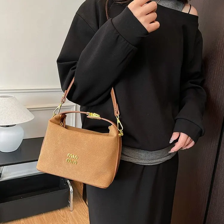 ‌ 2025 Borsa quadrata piccola alla moda: borsa con texture con tracolla regolabile, elegante borsa a tracolla per sera e settimana, stile straniero ‌
