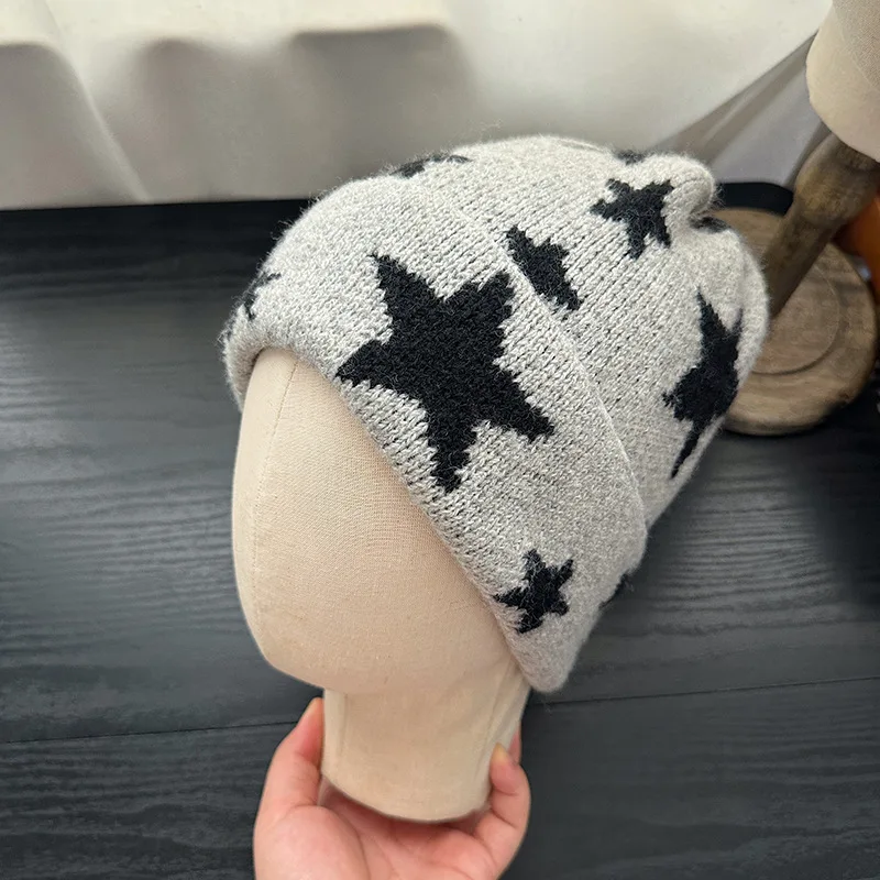 Neue Fünfzackiger Stern Farbblock-Jacquard-Strickmütze für Männer und Frauen, Wintermode im koreanischen Stil, Y2K warme Skull-Beanie-Mütze – Detail 4