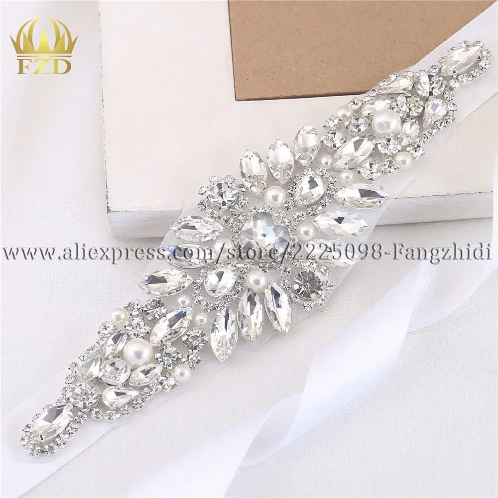 FZD Wholesale 30 Pcs Handicraft Rhinestones Pearl Accessories Applique Crystals Sewing Patches for Bridal Garter Wedding Dress